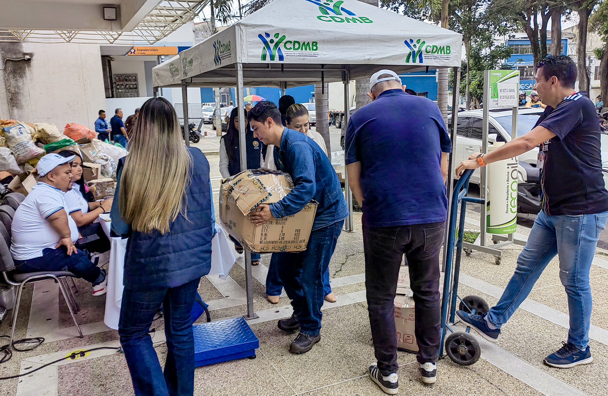 CDMB finalizó con balance positivo la recolección de 22 toneladas de residuos posconsumo en su segunda jornada del 2025