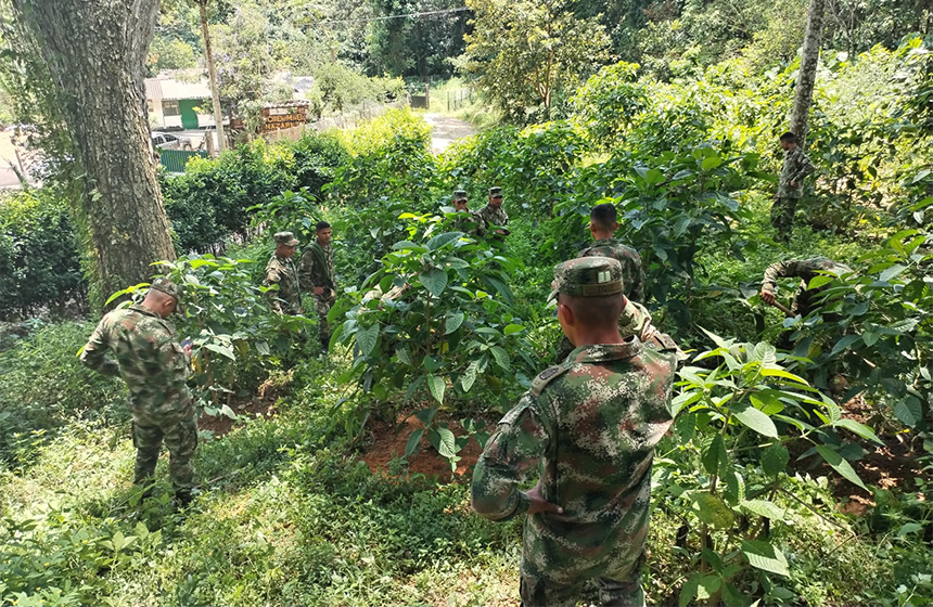 Con apoyo de la CDMB, militares se preparan para servir a la patria como guardianes ambientales