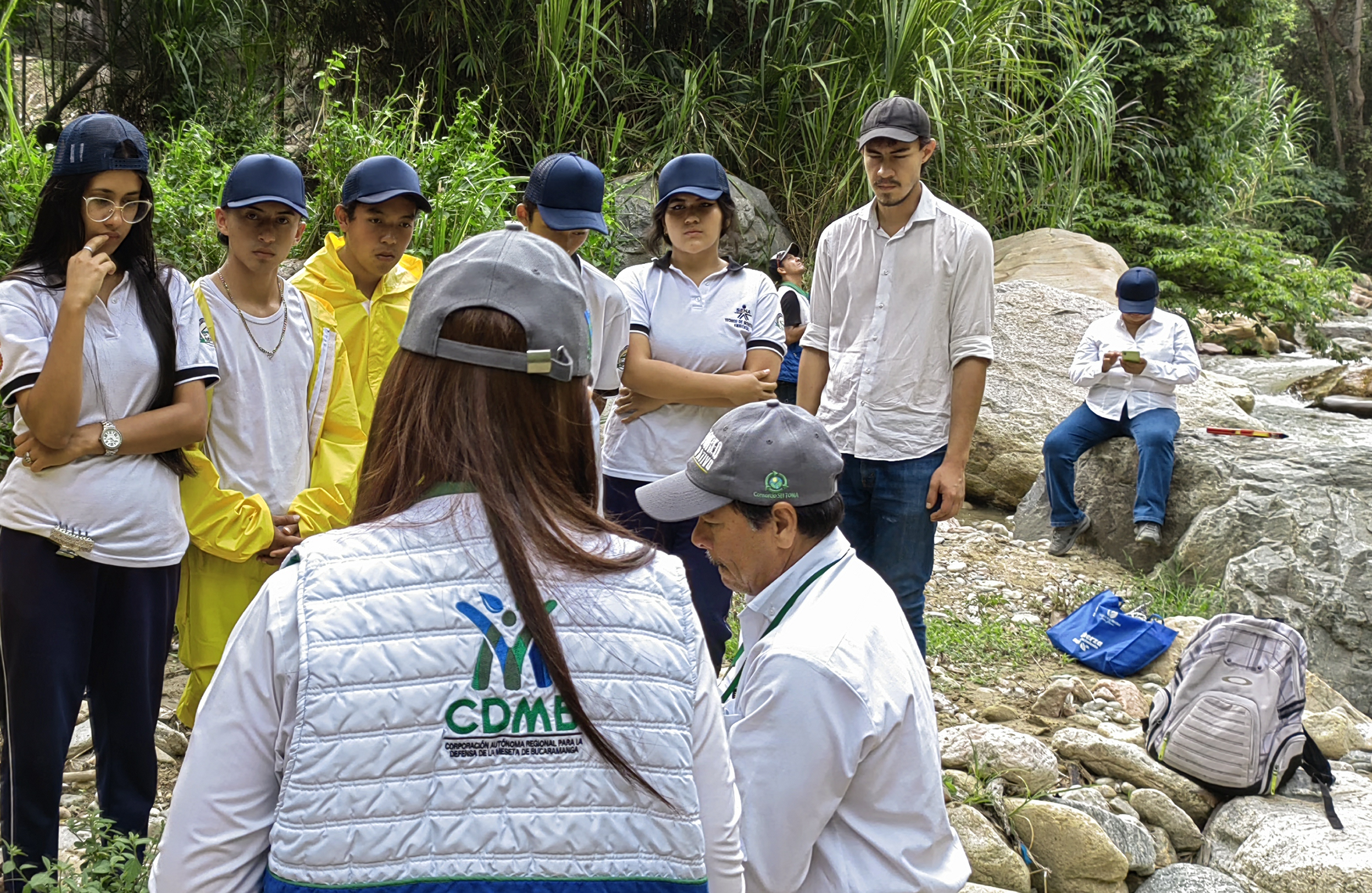 La CDMB realizó con éxito piloto de monitoreo participativo en el río Manco