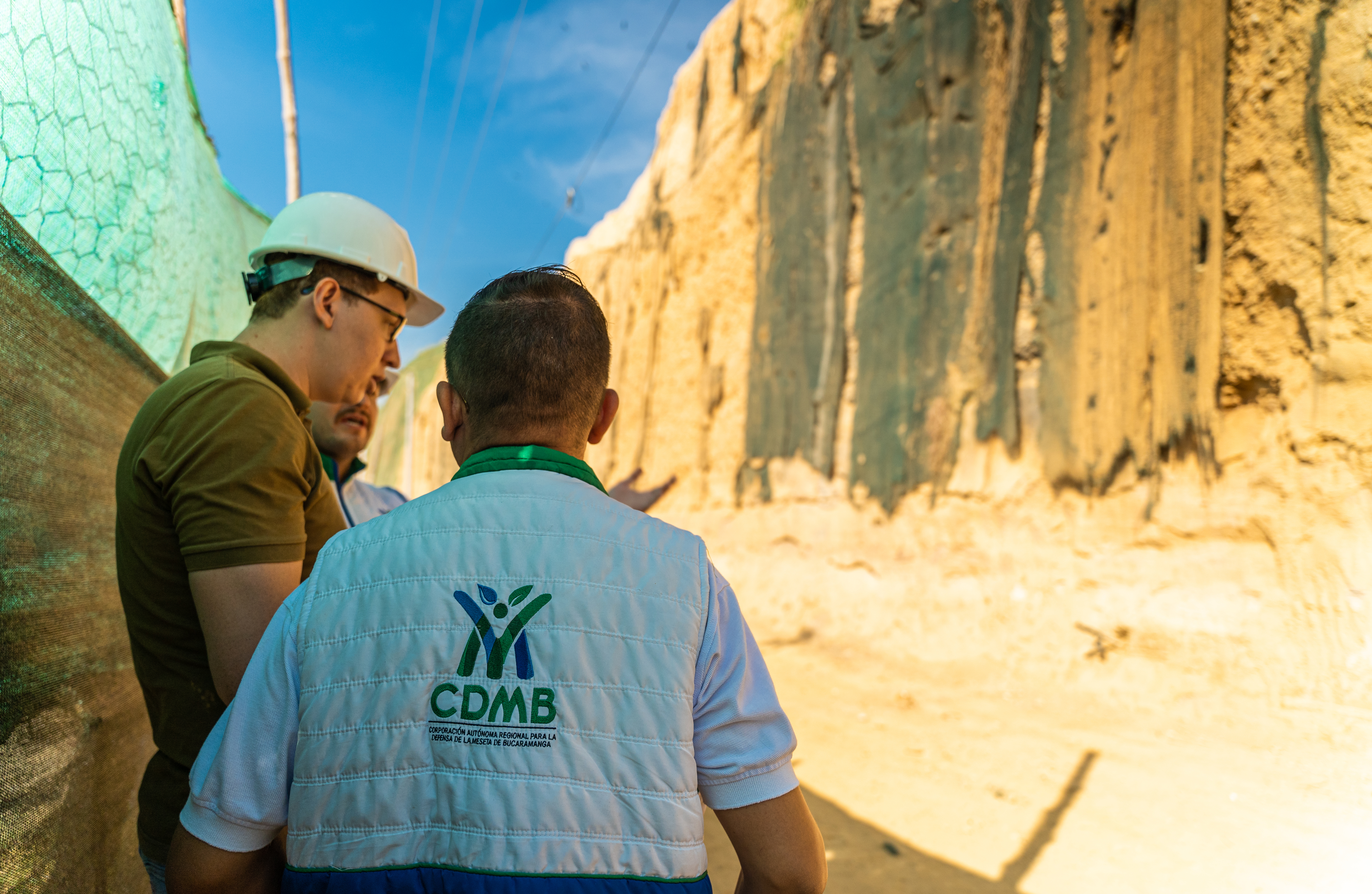 CDMB controla la erosión en talud de la Transversal Malpaso