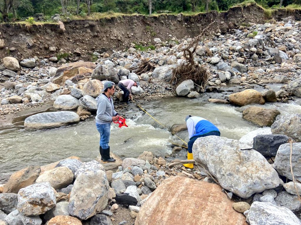 Con tecnología la CDMB fortalece el monitoreo participativo del río Tona