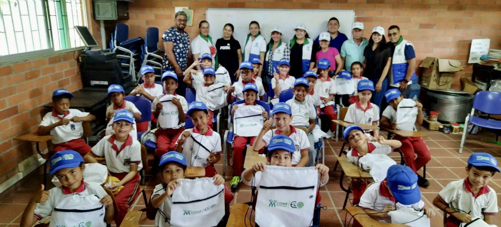 ¡CDMB cultiva el cambio desde las aulas! Estudiantes del colegio Marta disfrutaron de una gran jornada ambiental