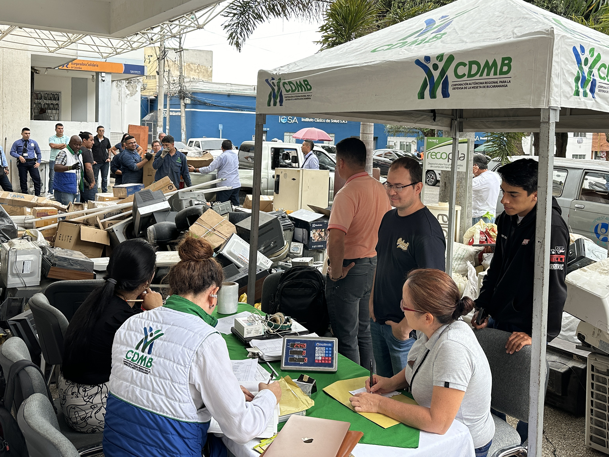 CDMB impulsa la vigésima segunda jornada de recolección de residuos posconsumo en sus 13 municipios