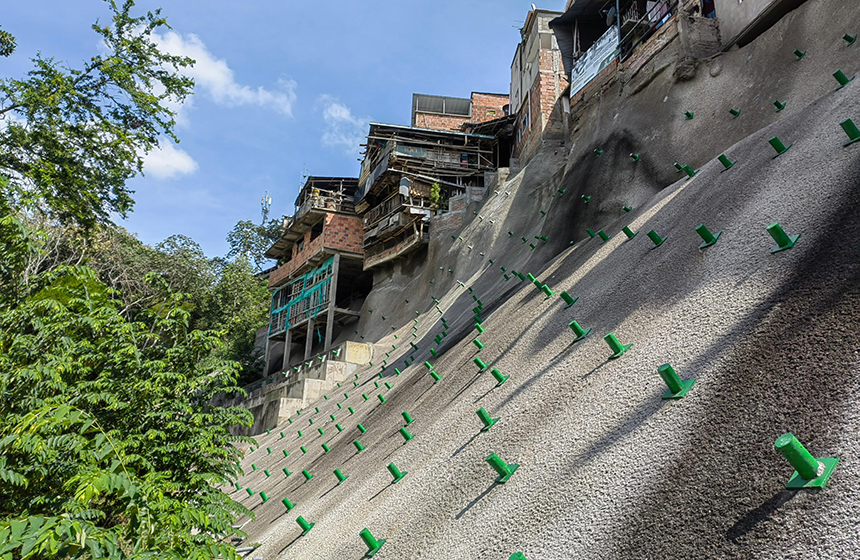 Obra de mitigación de la CDMB protege a más de 7.400 habitantes en Bucaramanga