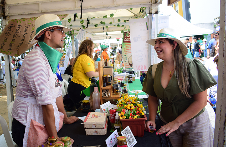 Rotundo éxito en la lll Feria Regional de Negocios Verdes de la CDMB